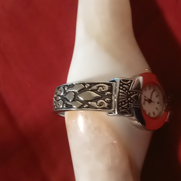 Geneva spring hinged bracelet watch stainless, silver & black accents. - Picture 3 of 8